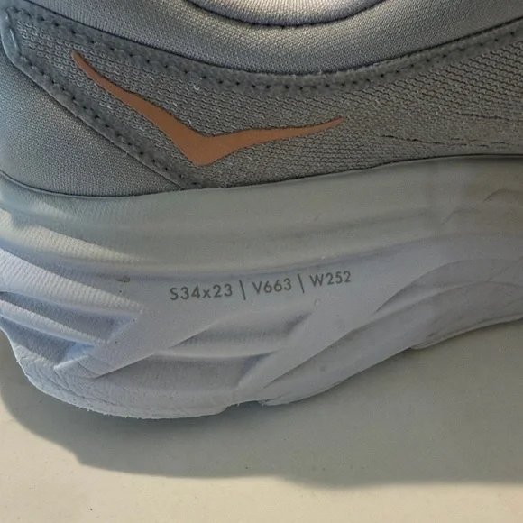 Hoka Women's Athletic Shoe size 7B in Gray and Coral in style W Bondi 8 - Picture 9 of 9